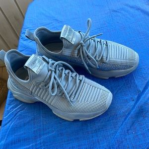Steve Madden blue maxima sneakers